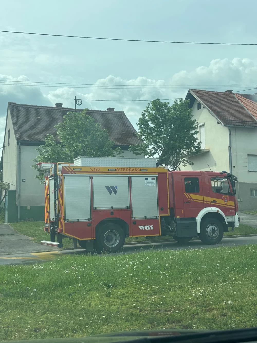 Požar na dvorišnoj zgradi