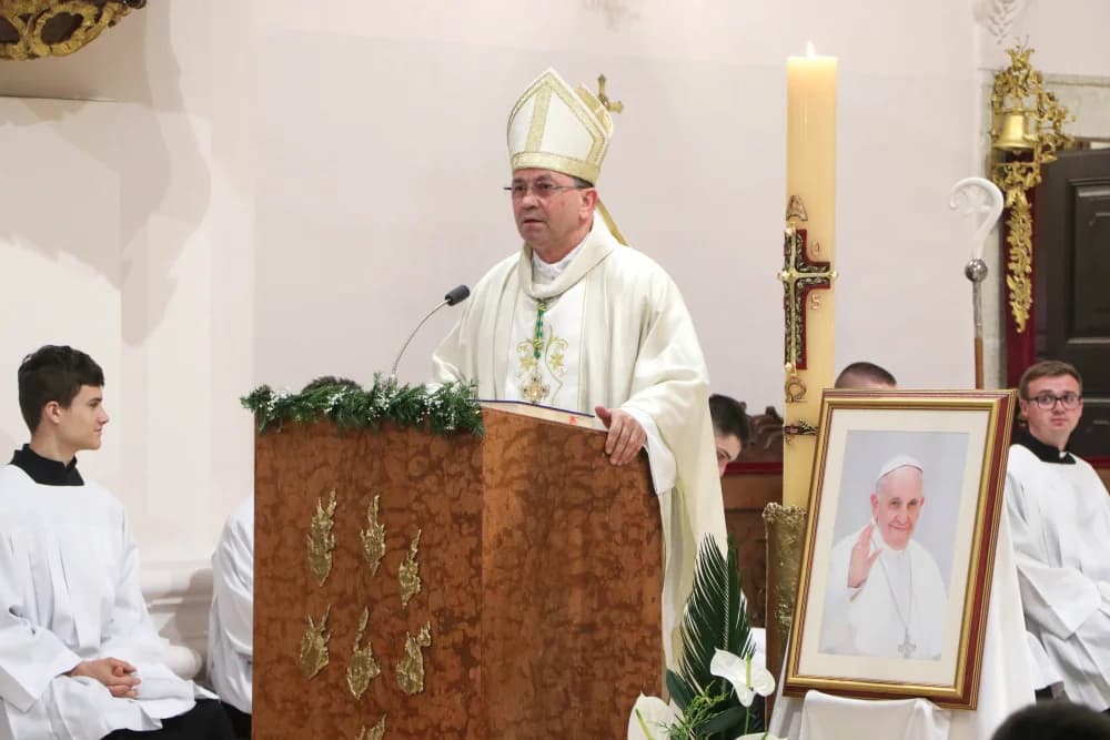 Služena misa zadušnica za preminulog papu Franju u Požegi