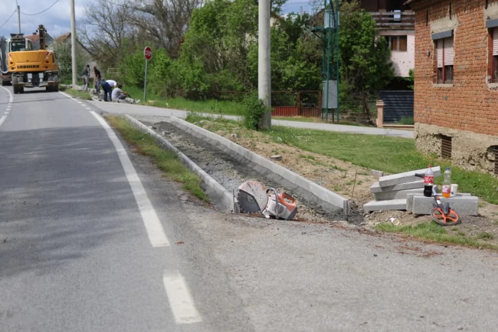 Već su izgrađene pješačke staze u šest naselja Općine Brestovac, pri kraju su u još tri – do kraja ove godine bit će ih još!