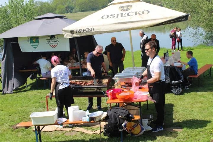 Pobjednik Roštiljade u Zarilcu Udruga „Osmijeh“ iz Pleternice