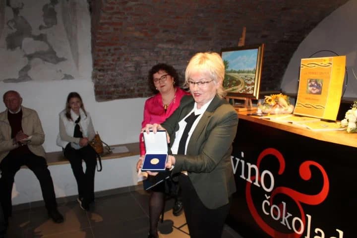 Predstavljena druga zbirka pjesama Požežanke Đurđe Crnković „Zlatovez snova“