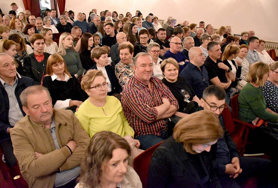 Koncert Županijskog tamburaškog orkestra „Vallis Aurea“ iz Požege:“ Prenose ljubav prema tamburi i tradiciji“