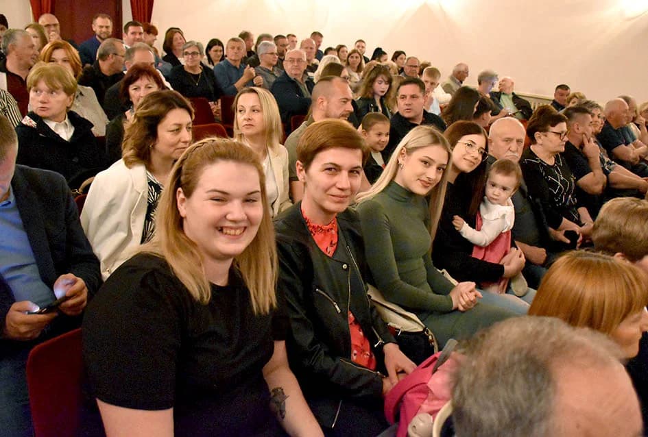 Koncert Županijskog tamburaškog orkestra „Vallis Aurea“ iz Požege:“ Prenose ljubav prema tamburi i tradiciji“