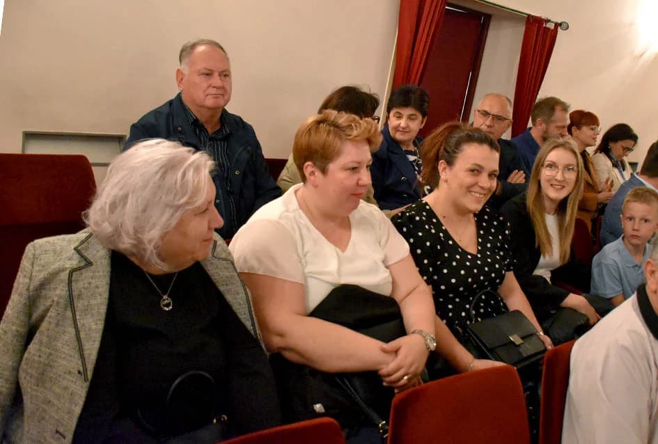 Koncert Županijskog tamburaškog orkestra „Vallis Aurea“ iz Požege:“ Prenose ljubav prema tamburi i tradiciji“