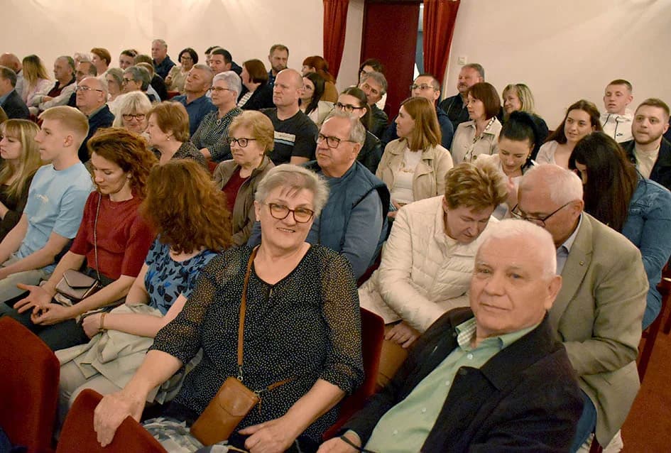 Koncert Županijskog tamburaškog orkestra „Vallis Aurea“ iz Požege:“ Prenose ljubav prema tamburi i tradiciji“