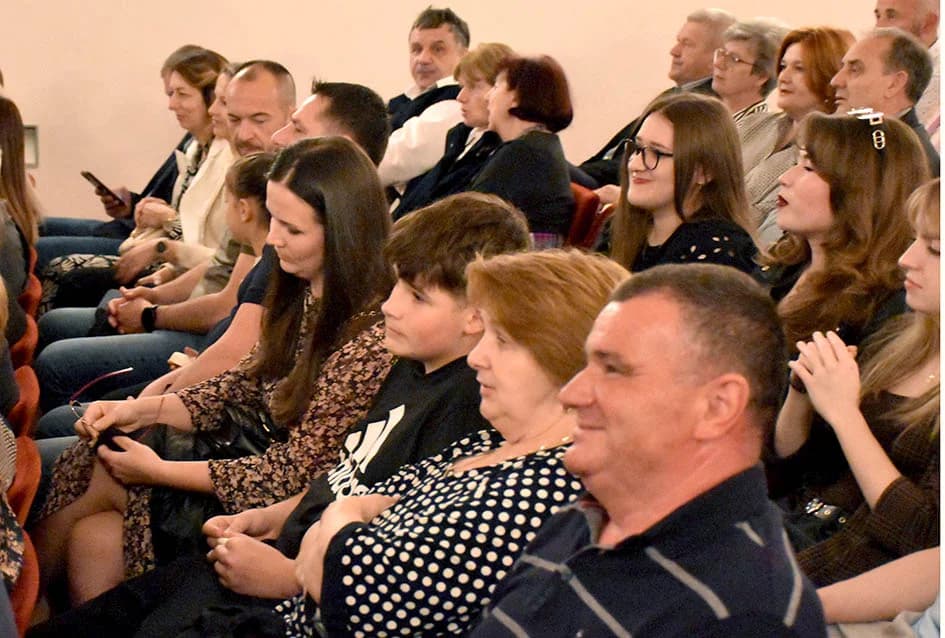 Koncert Županijskog tamburaškog orkestra „Vallis Aurea“ iz Požege:“ Prenose ljubav prema tamburi i tradiciji“