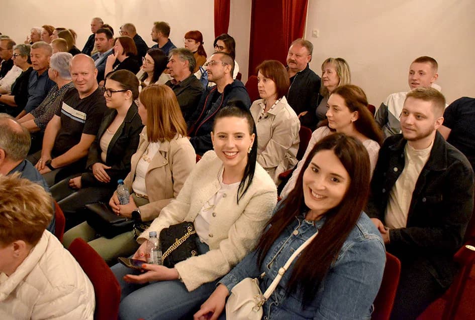 Koncert Županijskog tamburaškog orkestra „Vallis Aurea“ iz Požege:“ Prenose ljubav prema tamburi i tradiciji“