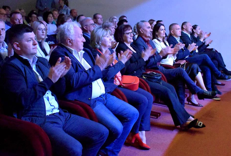 Koncert Županijskog tamburaškog orkestra „Vallis Aurea“ iz Požege:“ Prenose ljubav prema tamburi i tradiciji“