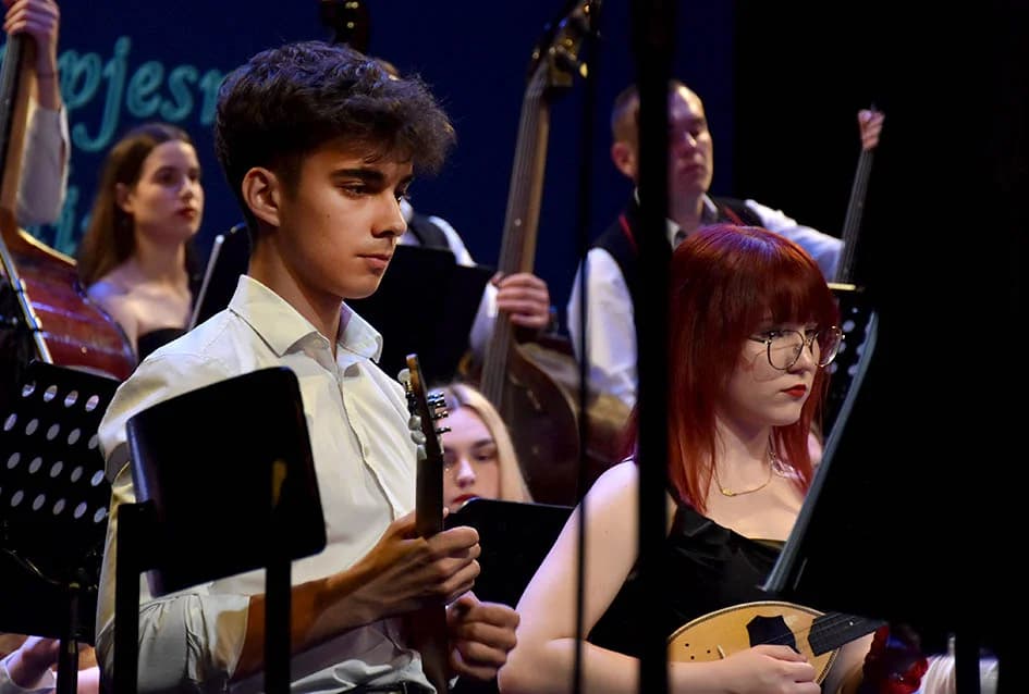 Koncert Županijskog tamburaškog orkestra „Vallis Aurea“ iz Požege:“ Prenose ljubav prema tamburi i tradiciji“