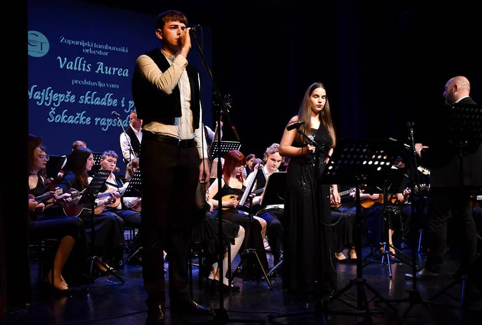 Koncert Županijskog tamburaškog orkestra „Vallis Aurea“ iz Požege:“ Prenose ljubav prema tamburi i tradiciji“