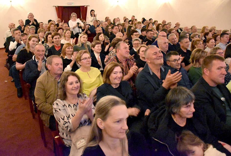 Koncert Županijskog tamburaškog orkestra „Vallis Aurea“ iz Požege:“ Prenose ljubav prema tamburi i tradiciji“