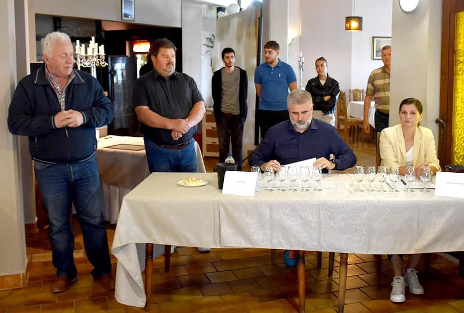 Graševina Zagrepčana Tomislava Matuneca šampionsko vino na ocjenjivanju u Kaptolu