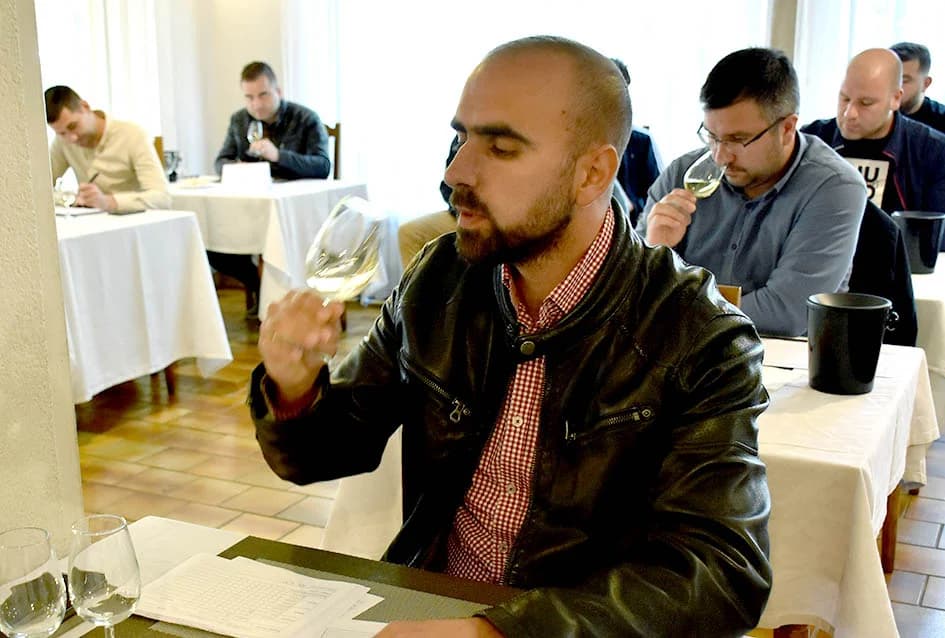 Graševina Zagrepčana Tomislava Matuneca šampionsko vino na ocjenjivanju u Kaptolu