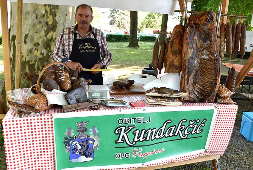 Na ovogodišnjem „Požeškom kotliću“ natjecalo se više od 40 gastro majstora: Najbolji među njima je bio Tomislav Deli iz Boričevaca