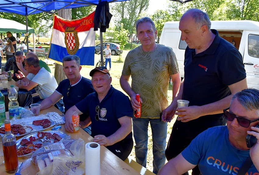 Na ovogodišnjem „Požeškom kotliću“ natjecalo se više od 40 gastro majstora: Najbolji među njima je bio Tomislav Deli iz Boričevaca
