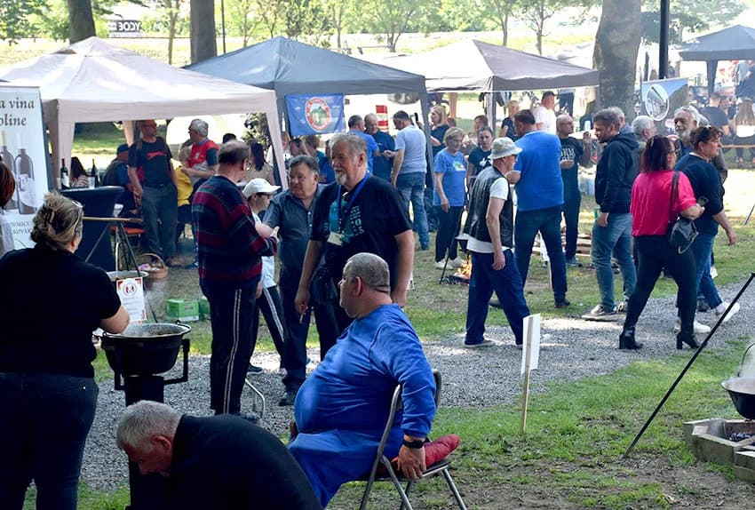 Na ovogodišnjem „Požeškom kotliću“ natjecalo se više od 40 gastro majstora: Najbolji među njima je bio Tomislav Deli iz Boričevaca