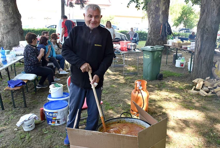 Na ovogodišnjem „Požeškom kotliću“ natjecalo se više od 40 gastro majstora: Najbolji među njima je bio Tomislav Deli iz Boričevaca