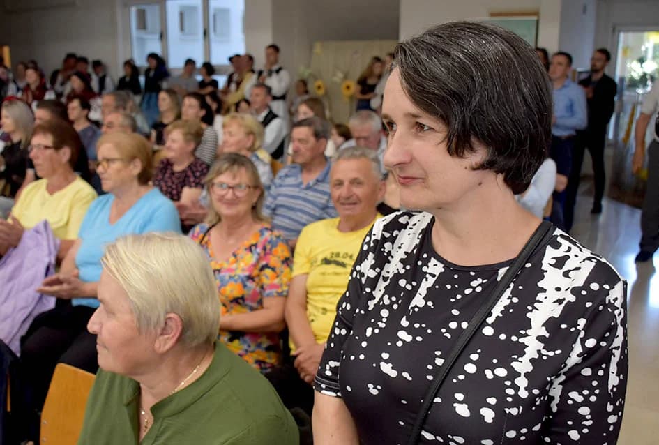 Pučko pjevanje bez glazbe izvele skupine na smotri u Biškupcima