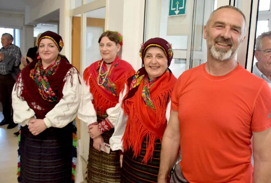 Pučko pjevanje bez glazbe izvele skupine na smotri u Biškupcima