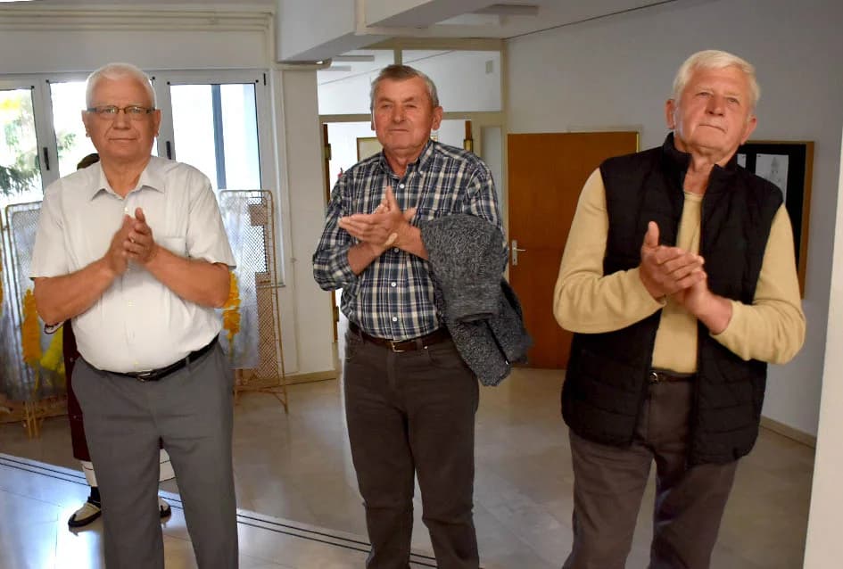 Pučko pjevanje bez glazbe izvele skupine na smotri u Biškupcima
