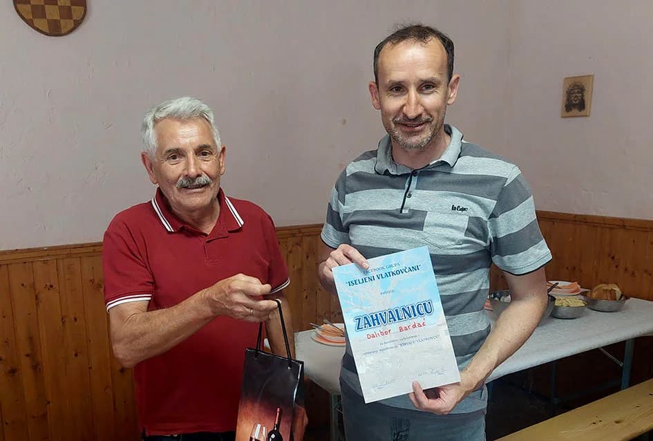 Raseljeni Vlatkovčani se ponovo okupili u rodnom kraju – zahvalnica Daliboru Bardaču, čaglinskom načelniku