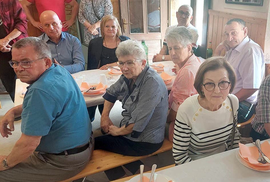 Raseljeni Vlatkovčani se ponovo okupili u rodnom kraju – zahvalnica Daliboru Bardaču, čaglinskom načelniku