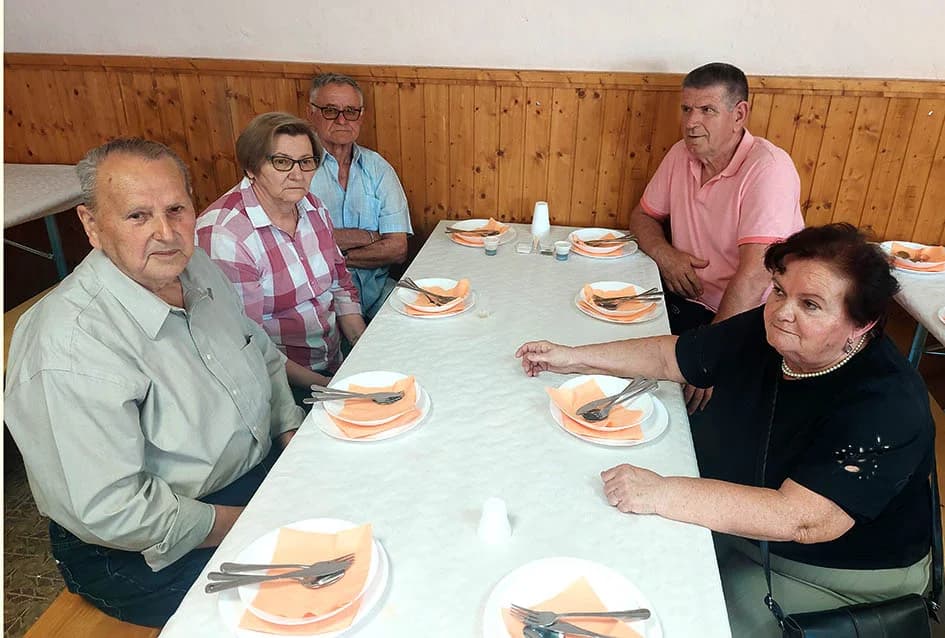 Raseljeni Vlatkovčani se ponovo okupili u rodnom kraju – zahvalnica Daliboru Bardaču, čaglinskom načelniku