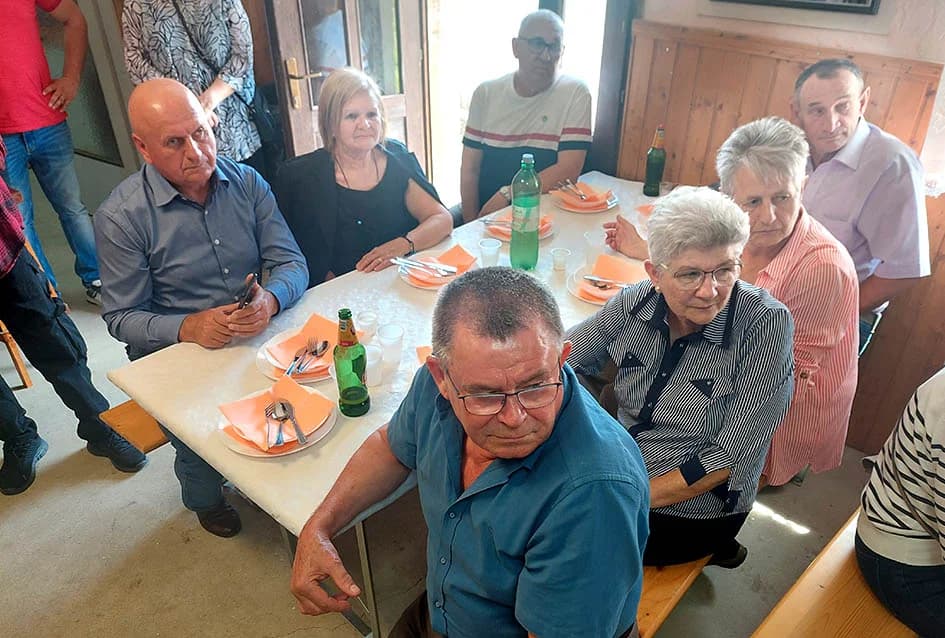 Raseljeni Vlatkovčani se ponovo okupili u rodnom kraju – zahvalnica Daliboru Bardaču, čaglinskom načelniku