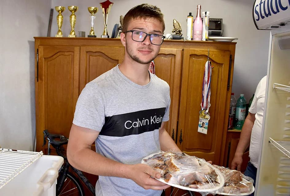 Okupili se potomci Marijane i Ivana Mikića iz Kaptola: Najstariji od njih 72 godine