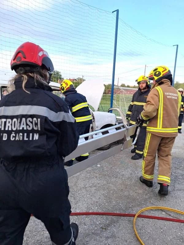 ČAGLINSKI VATROGASNI CENTAR: U povodu Florijanova održali združenu vježbu
