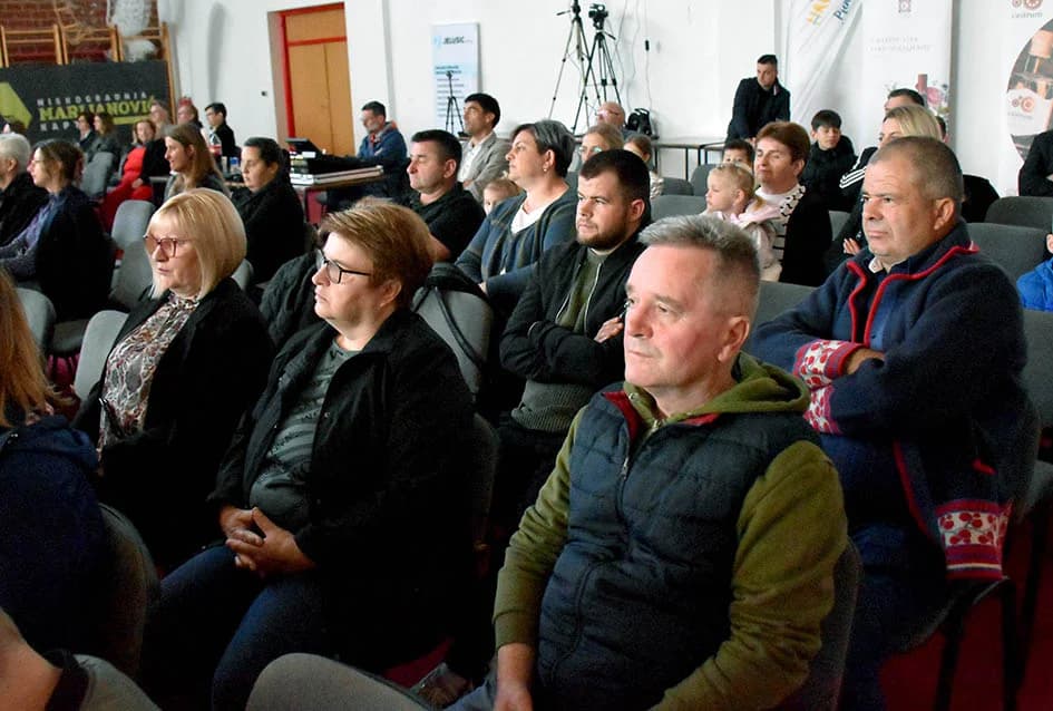 1.VEČER TAMBURE ZA DUŠU U KAPTOLU: Virtuoznost tamburaških orkestara i brojne uspješnice sa kaptolačkih festivala