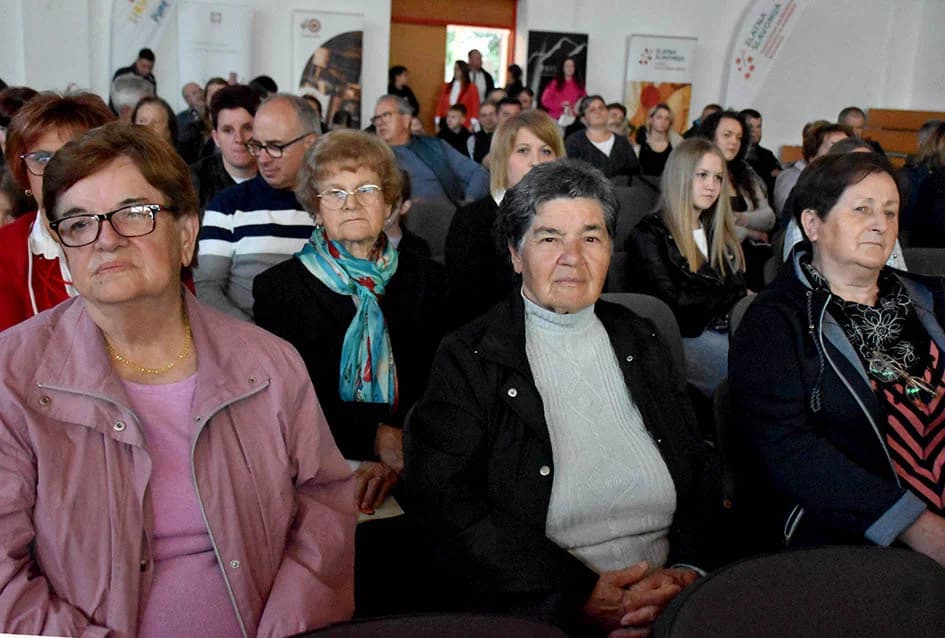 1.VEČER TAMBURE ZA DUŠU U KAPTOLU: Virtuoznost tamburaških orkestara i brojne uspješnice sa kaptolačkih festivala
