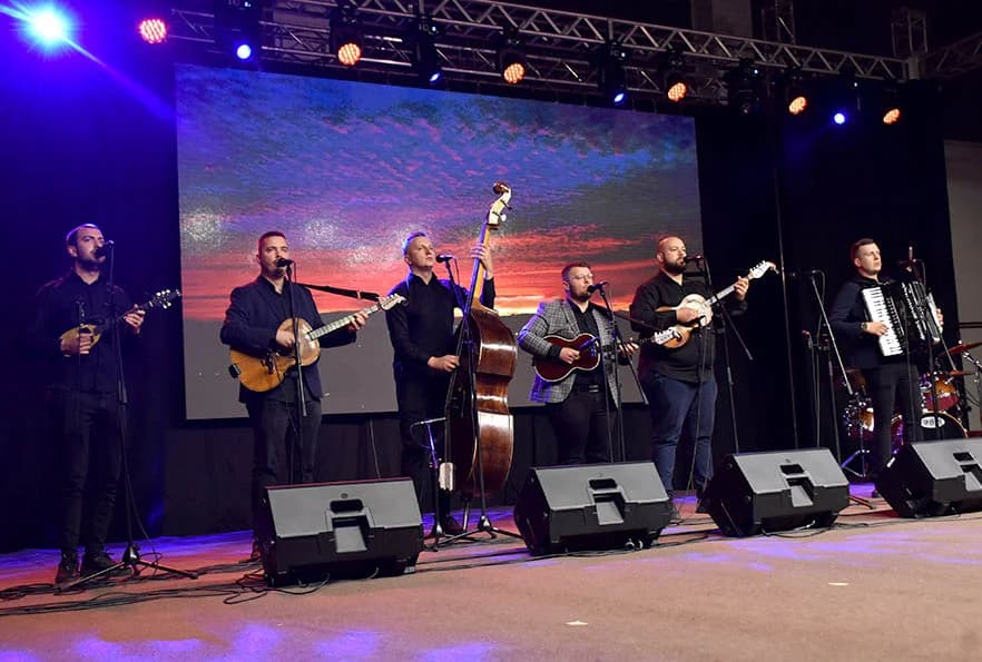 1.VEČER TAMBURE ZA DUŠU U KAPTOLU: Virtuoznost tamburaških orkestara i brojne uspješnice sa kaptolačkih festivala