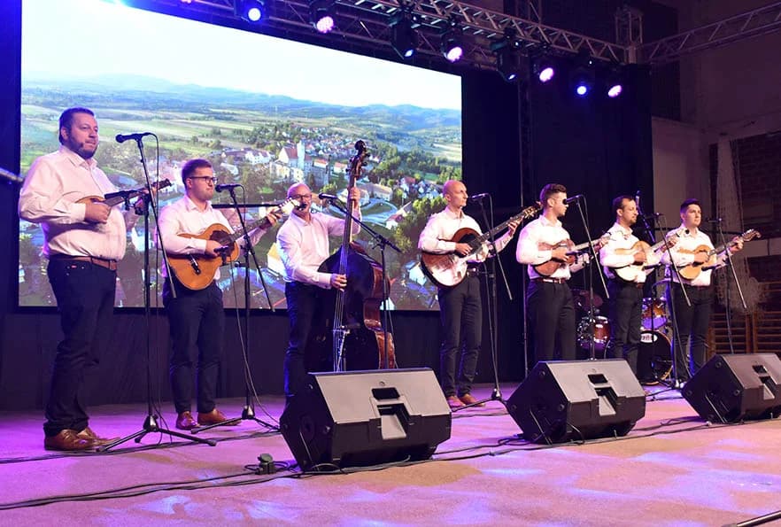 Požeški tamburaši Astal pobjednici 50. Festivala Zlatni glas Zlatne doline