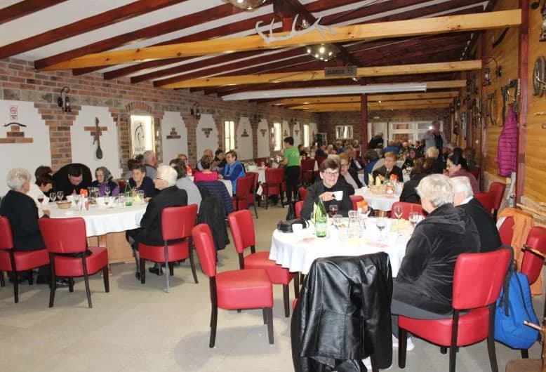 PLETERNIČKO HRVATSKO ŽENSKO DRUŠTVO: Izlet za korisnike zlatne dobi na Ranč Čondić