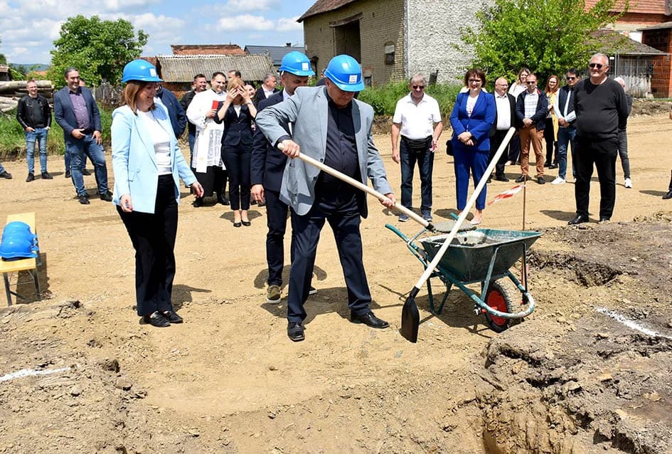 Položen kamen temeljac za Centar za starije osobe u Jakšiću: „Nestrpljivo čekamo novi natječaj, mi smo spremni“