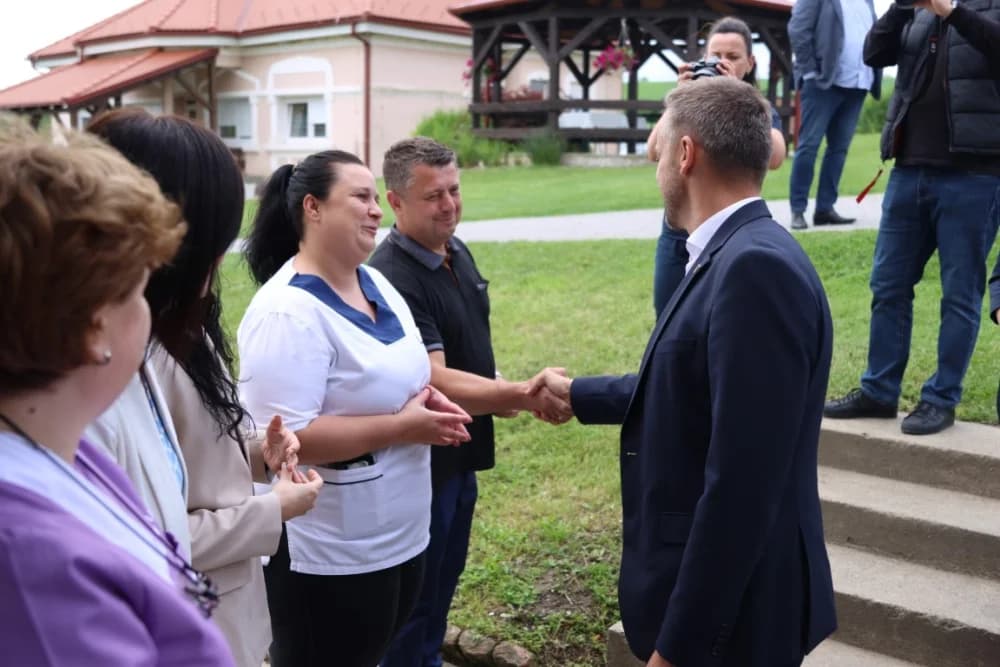 Ministar Piletić u posjetu Domu za odrasle osobe u Ljeskovici: Proširenje kapaciteta i deinstitucionalizacija veliki su iskoraci u sustavu socijalne skrbi