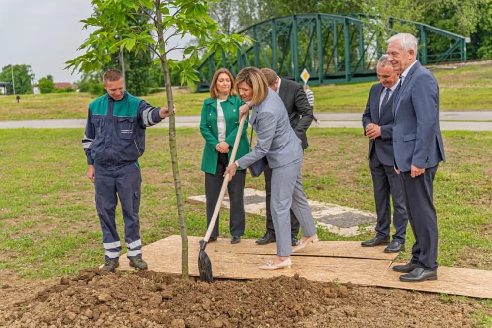 Otvorena nova gradska tržnica u Požegi: „Bilo je onih koji su sumnjičavo gledali na ovaj projekt“