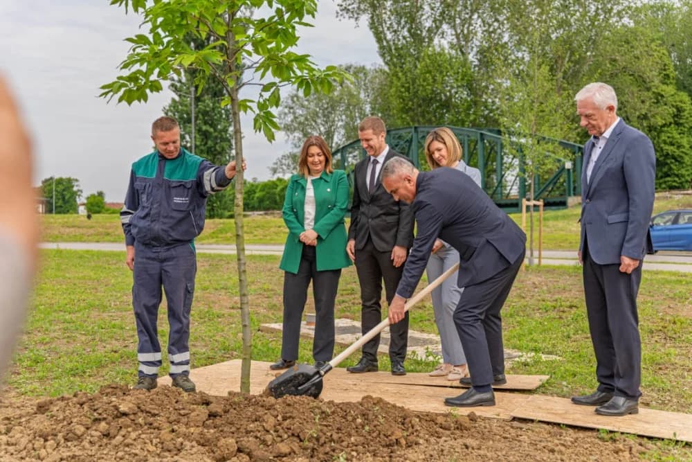 Otvorena nova gradska tržnica u Požegi: „Bilo je onih koji su sumnjičavo gledali na ovaj projekt“