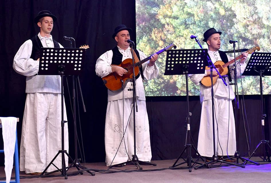 Pet folklornih i jedna pjevačka skupina okončale priredbu Tambura za dušu u Kaptolu
