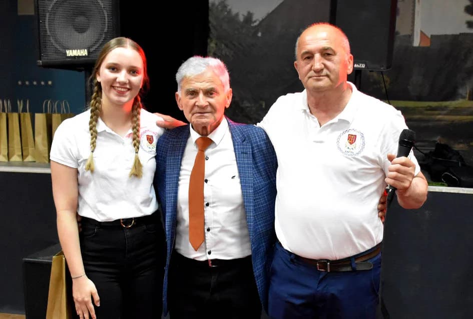 Pet folklornih i jedna pjevačka skupina okončale priredbu Tambura za dušu u Kaptolu