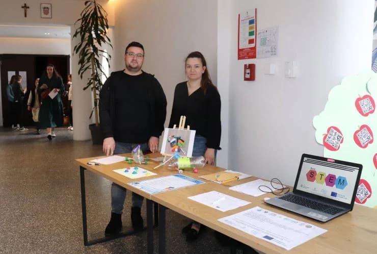 Revijom učeničkog stvaralaštva „REVUS“ obilježen Dan Europe u Pleternici