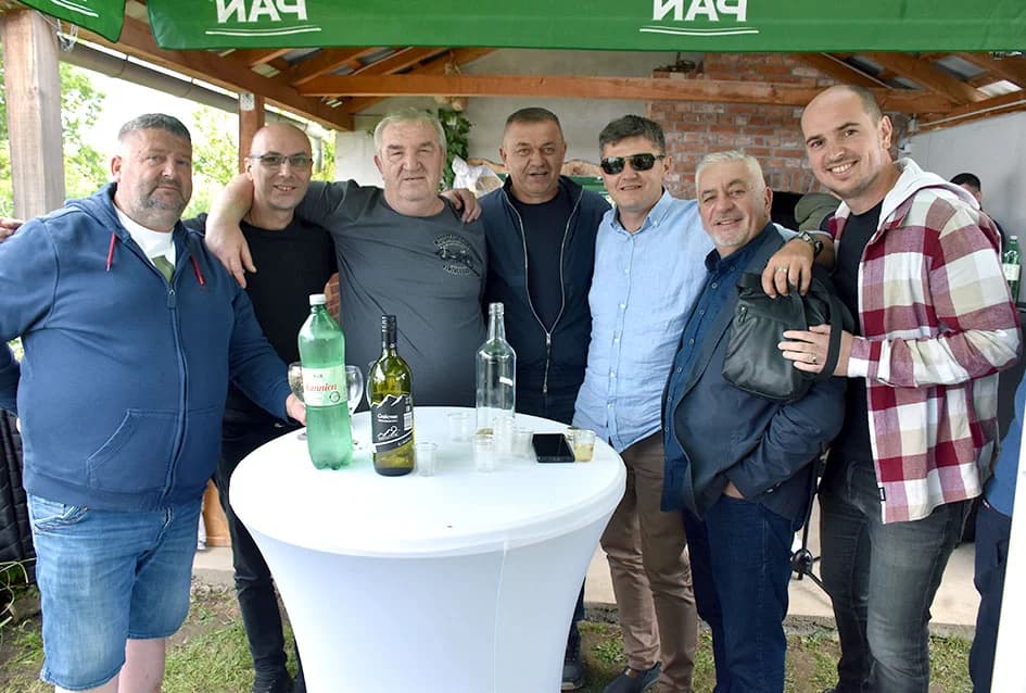 Uz Zlatni glas Zlatne doline u Kaptolu druženje glazbenika kod Mikićevih