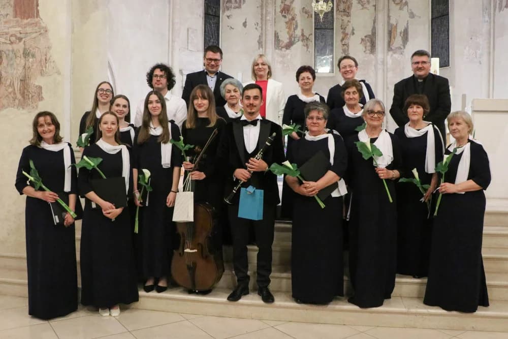 Održan koncert „Mariji s ljubavlju“ u požeškoj crkvi sv. Lovre
