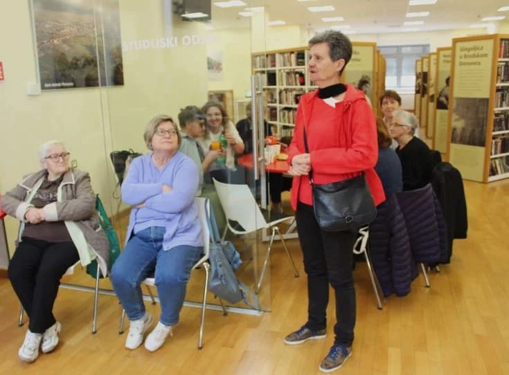 SUSRET SLIJEPIH ŽENA SLAVONIJE I BARANJE U PLETERNICI: Posjetile Knjižnicu, Muzej bećarca i svetište Gospe od Suza