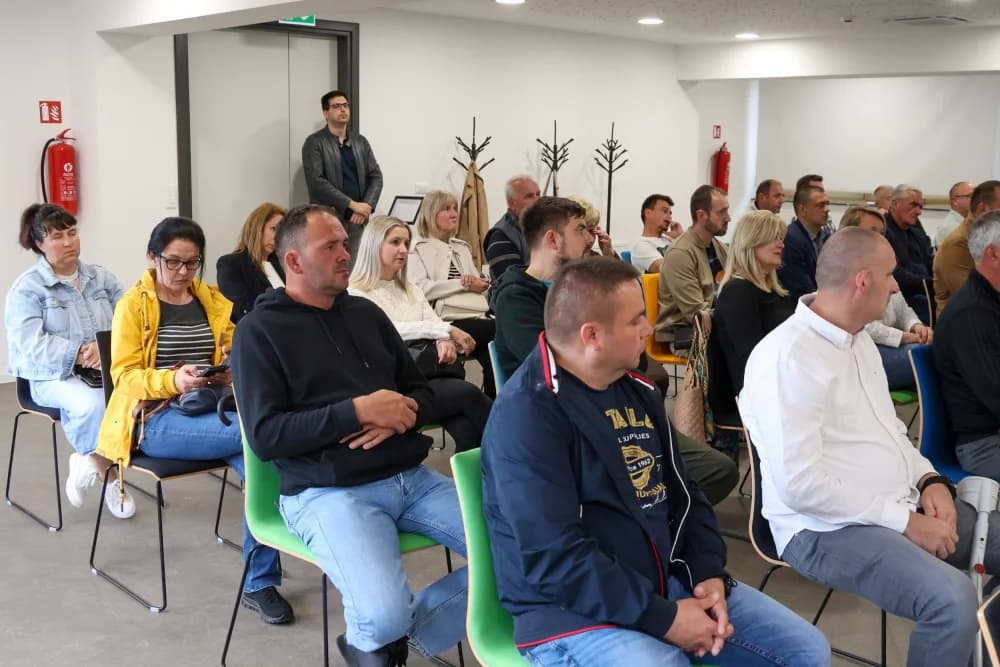 Dodijeljeni ugovori za energetsku obnovu kuća u Požeško-slavonskoj županiji: Ministrica Vučković najavila nove projekte