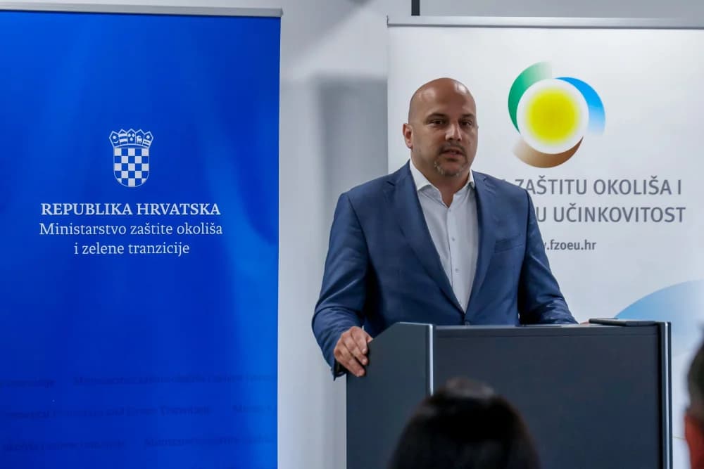 Dodijeljeni ugovori za energetsku obnovu kuća u Požeško-slavonskoj županiji: Ministrica Vučković najavila nove projekte