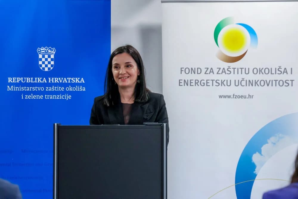 Dodijeljeni ugovori za energetsku obnovu kuća u Požeško-slavonskoj županiji: Ministrica Vučković najavila nove projekte