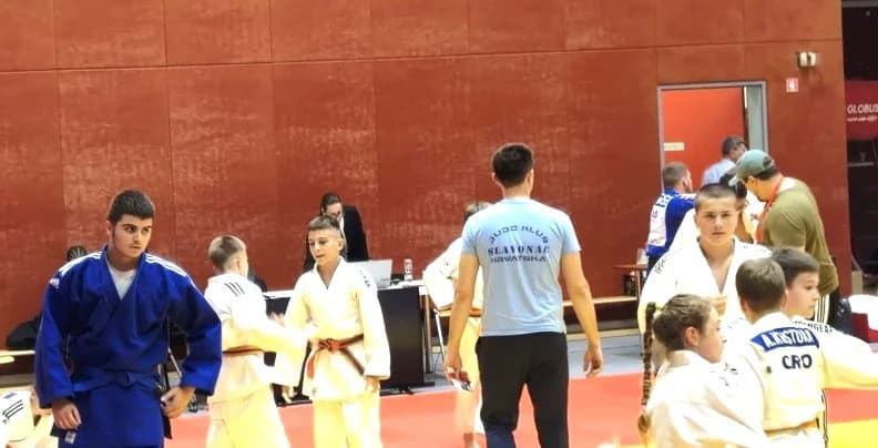 ČAGLINSKI JUDO KLUB „SLAVONAC“ Iva Čančar i Ivona Švajda osvojile medalje na međunarodnom turniru u Mariboru
