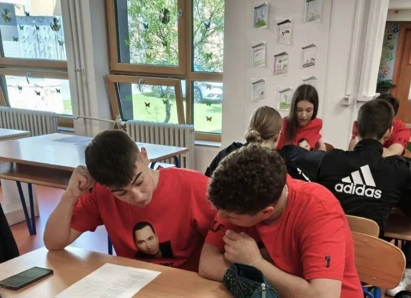 MLADI ISTRAŽIVAČI ZAVIČAJA: Druženje pleterničkih i trenkovačkih osmaša na satovima geografije